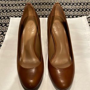 Tori Burch Pumps Size 9.5